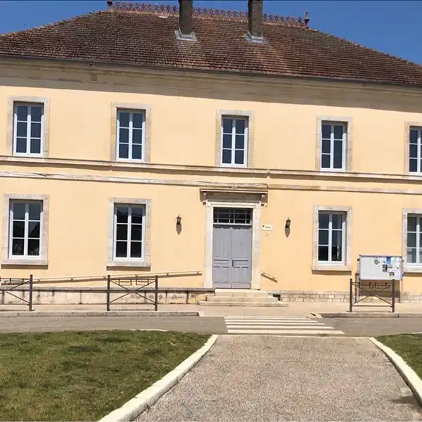 Après - Entretien de bâtiment communale , mairie école église et monument